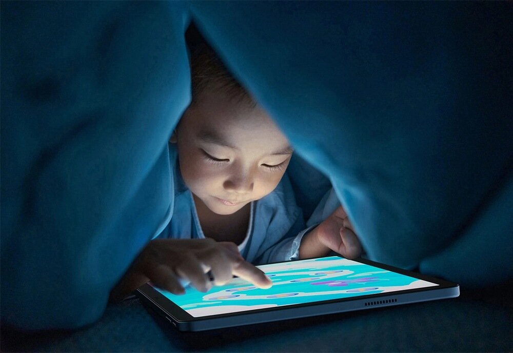 Tablet BLACKVIEW Tab 16 Pro dziecko gra pod kocem, ochrona wzroku dostosowanie jasności  