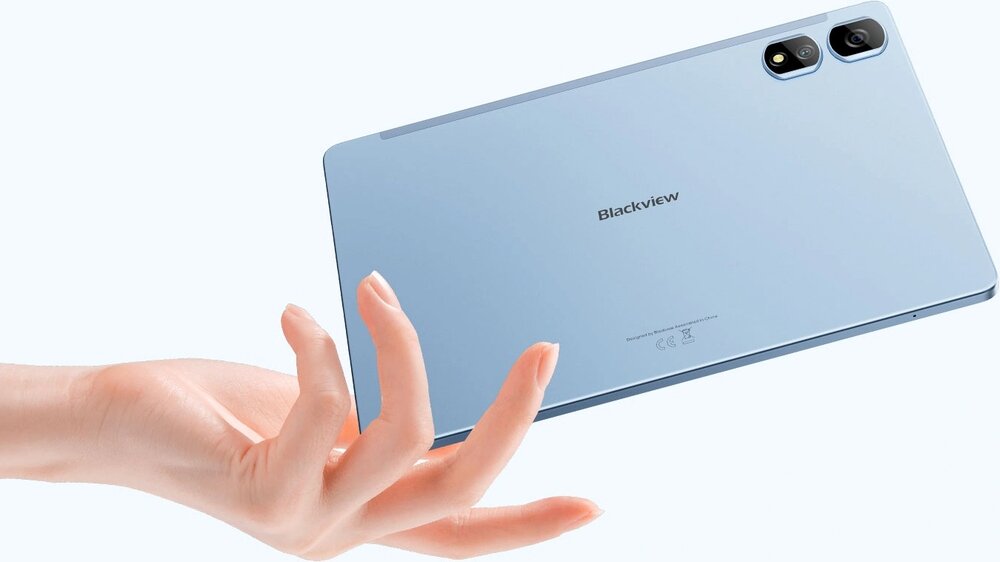 Tablet BLACKVIEW Tab 16 Pro podrzucany w dłoni, ai Google Lens