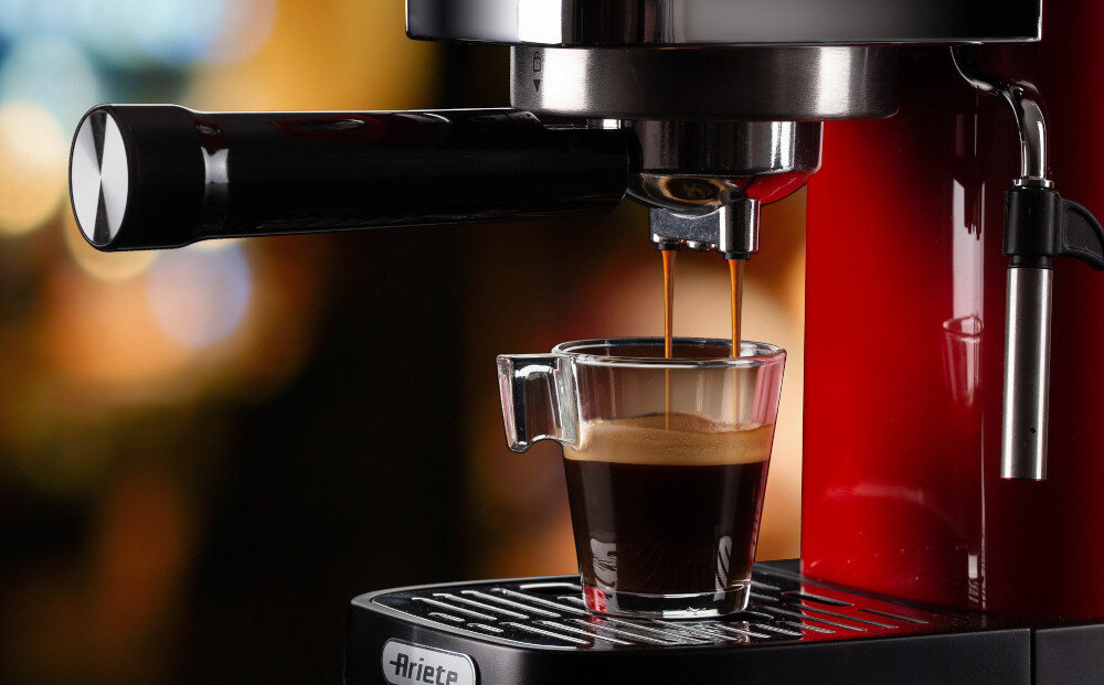 Ekspres ARIETE 1381/33 Czerwony Regulowana tacka ociekowa wielkość dopasowanie napój espresso duża kawa z mlekiem Dopasowanie do preferencji