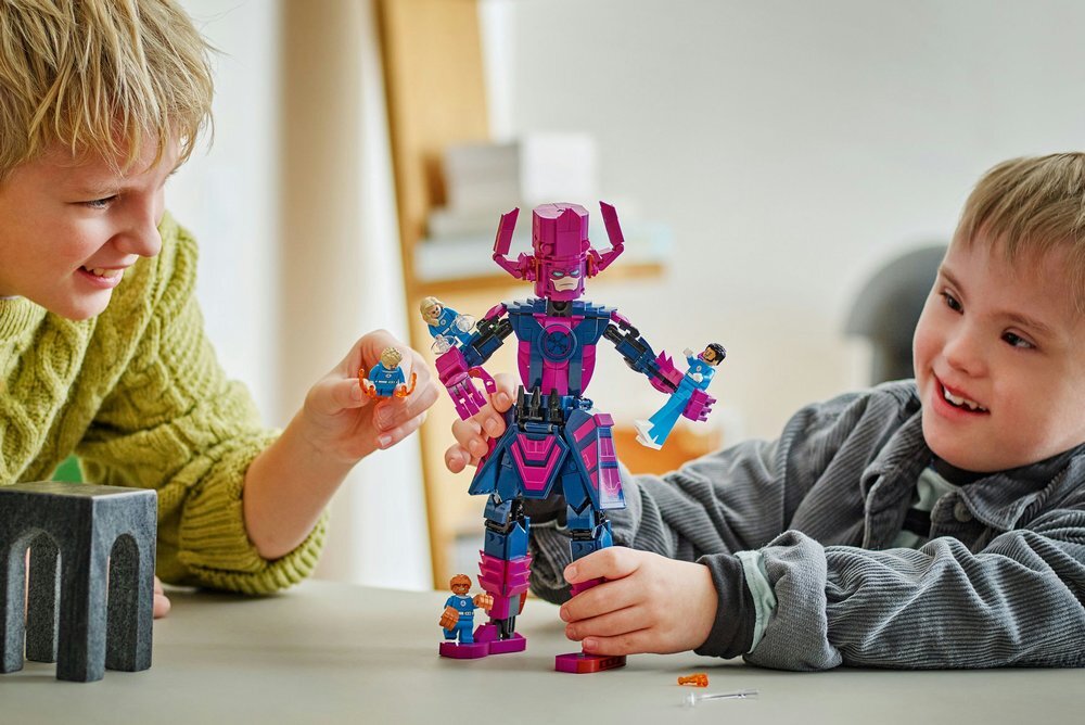 LEGO 76316 Marvel Figurka Fantastycznej Czwórki kontra Galactus W pełni ruchomy model złoczyńcy, Galactusa 28 cm wysokości