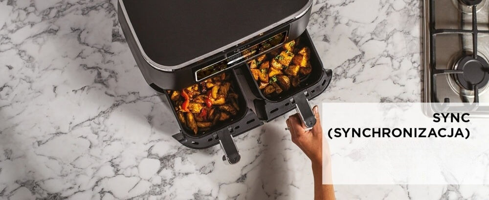 Air Fryer Frytkownica beztłuszczowa NINJA AF200EU z podwójnym koszem blat frytkownica czarna obudowa dwa kosze w obu mięso ręką wyciągająca kosz z potrawą różne dania obiadowe odmienne programy i ustawienia funkcja SYNC (SYNCHRONIZACJA) dopasowanie czasu gotowania w obu szufladach automatyczne zsynchronizowanie zakończenia gotowania