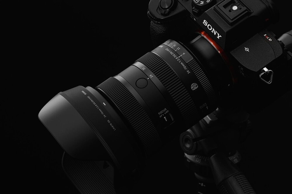 Obiektyw SIGMA A 24-70mm f-2.8 DG DN II  na aparacie   