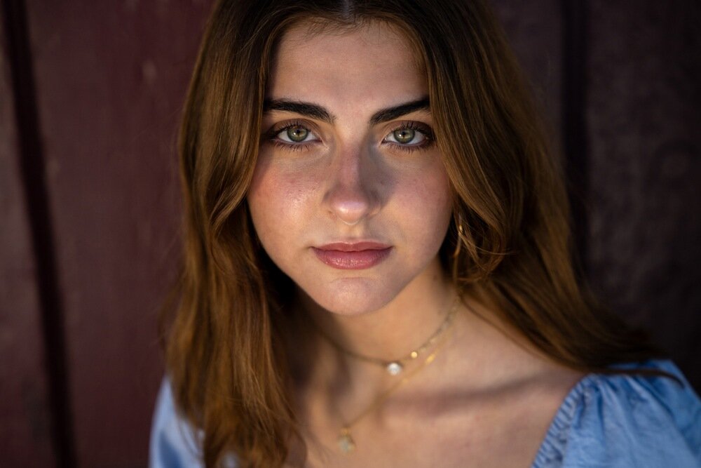 Obiektyw SIGMA A 24-70mm f-2.8 DG DN II portret kobiety    