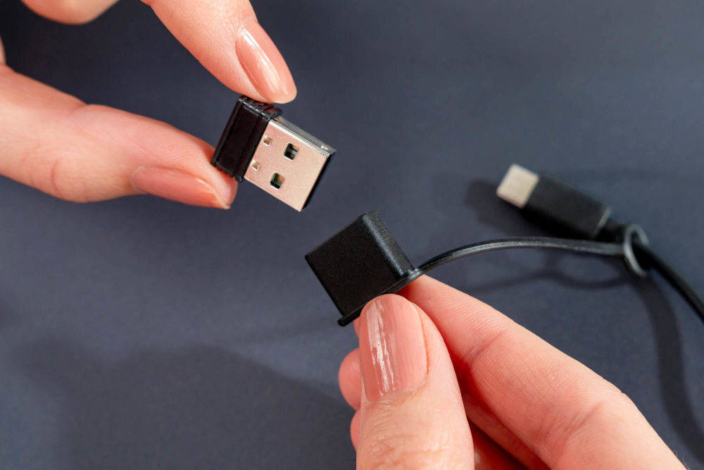 KLAWIATURA XQUANTUM WK500K Wireless pokazanie łączności 2.4GHz z możliwością łączenia przez Bluetooth 2.4GHz USB-C wieloplatformowa kompatybilność QWERTY pełnowymiarowa