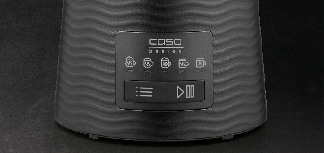 Spieniacz CASO CappuLatte 1661 Obsługa jednym dotknięciem przygotowanie gorącej i zimnej pianki mlecznej podgrzanego mleka i gorącej czekolady 5 funkcji cappuccino, latte macchiato, frappé czy kakao Intuicyjny wyświetlacz LED i prosta obsługa jednym przyciskiem