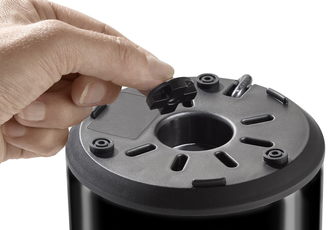 Spieniacz CASO Crema & Choco 1665 Czarny Wymienne nakładki Dwie nakładki do spieniania i podgrzewania atwo wymieniać i myć przechowywana jest w podstawie