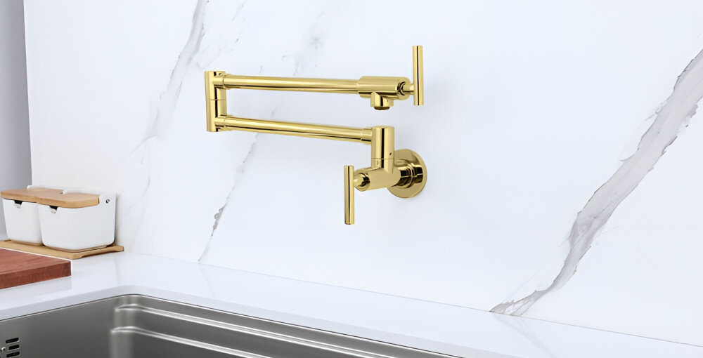 BATERIA BERG POT FILLER 830135BG JASNY ZŁOTY lifestyle montaż naścienny kuchnia ściana nad płytą garnek woda napełnianie