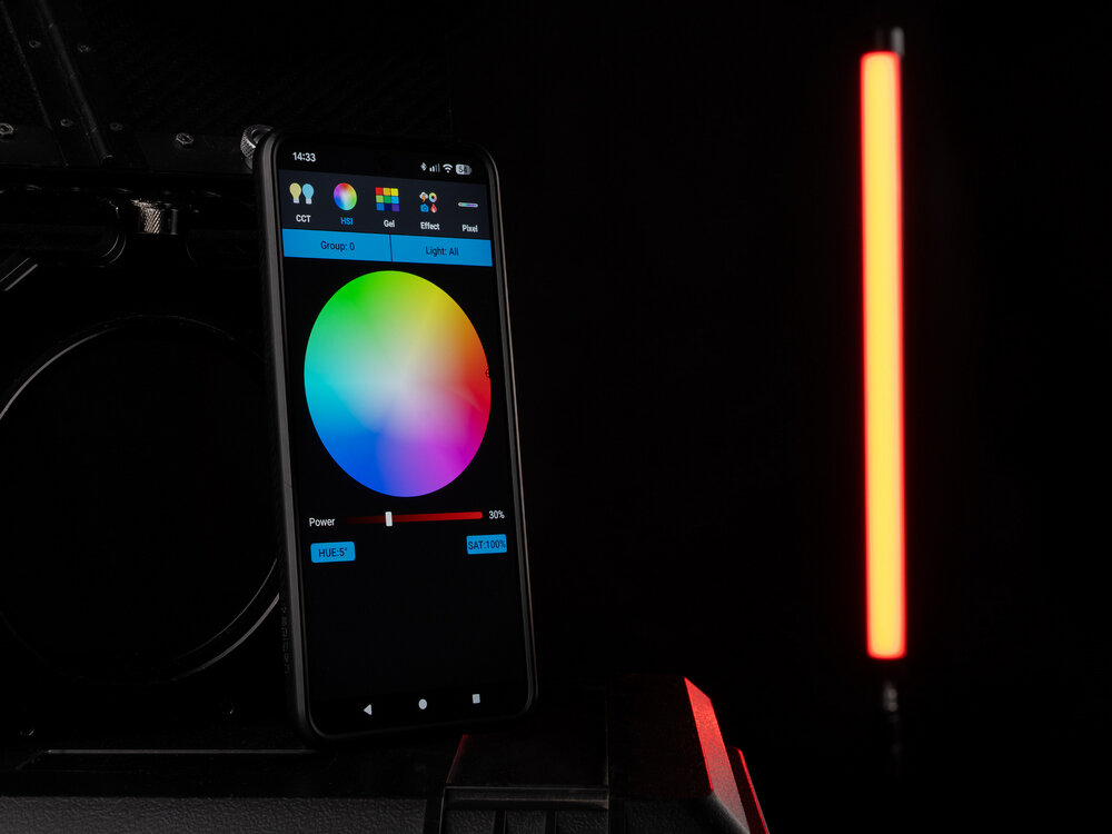 Aplikacja sterowania i złącze DMX Quadralite LED Light Tube RGB QLT 65 DMX
