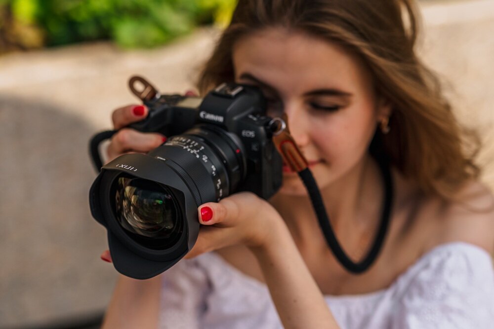 Obiektyw IRIX Blackstone 11 mm f-4.0 mechanizmowi blokady ostrości (Focus Lock) klikalna pozycja nieskończoności   