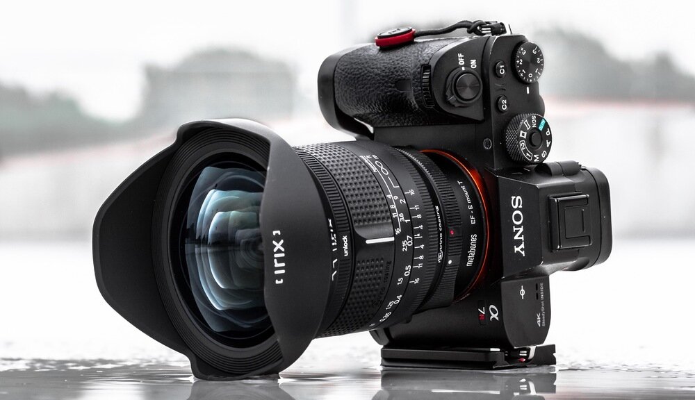 Obiektyw IRIX Firefly 11 mm f-4.0 Tylne mocowanie filtrów żelowych 30x30mm   