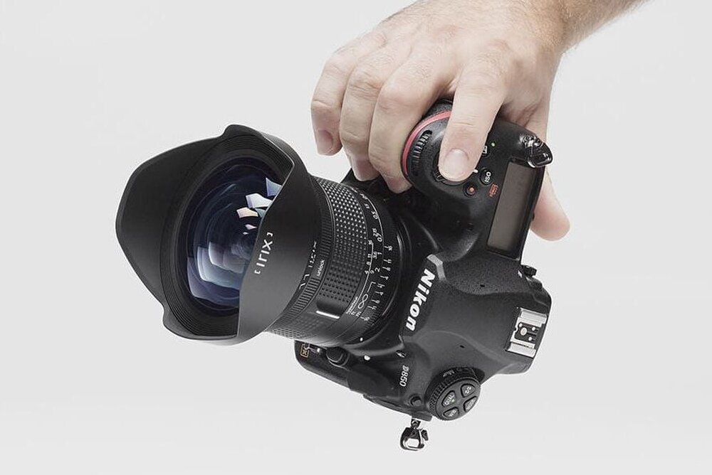 Obiektyw IRIX Firefly 11 mm f-4.0 Niska dystorsja 3,13% Wytrzymała obudowa z aluminium i magnezu  
