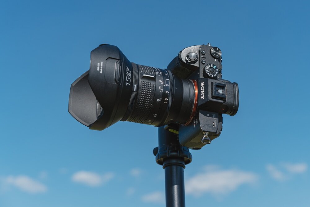Obiektyw IRIX Dragonfly 15 mm f-2.4    kv lifestyle początek opisu sekcja nagłówkowa