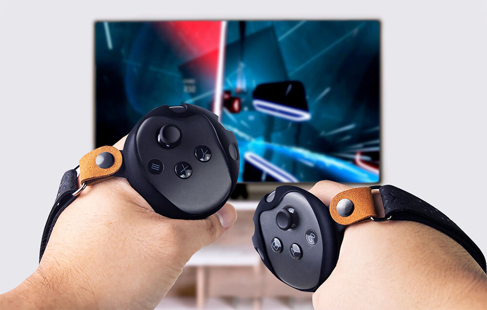 Osłona uchwytów kontrolera BOBOVR G3 Plus + Uchwyty
			prezentacja osłon kontrolerów trzymanych w dłoni w tle ekran z włączoną grą wysokość łatwe przechowywanie utrzymanie porządku