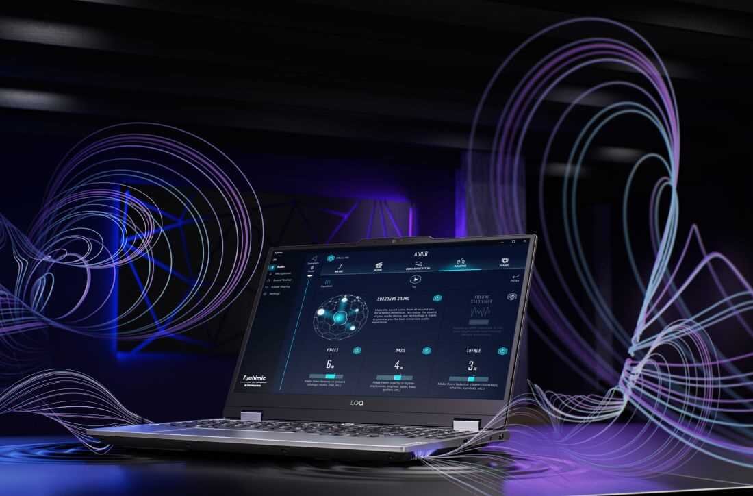 Laptop na tle w odcieniu purpury, oświetlony purpurowym światłem, nadającym mu elegancki wygląd. - Nahimic by SteelSeries w serii LOQ