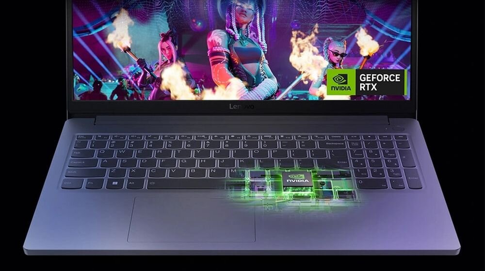 Laptop LENOVO LOQ 15IAX9E z otwartym ekranem i chipem NVIDIA na klawoiaturze. - NVIDIA GeForce RTX, NVIDIA Ada Lovelace