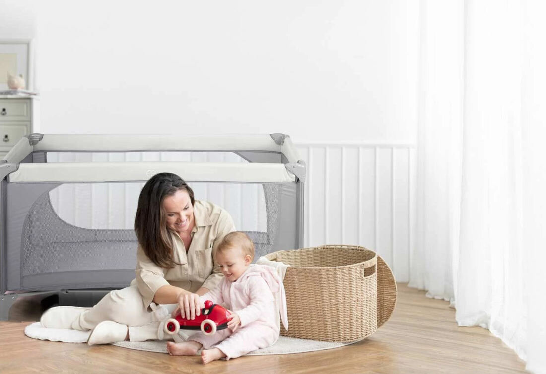 Łóżeczko turystyczne RICOKIDS RK-240 Jasnoszary wygląd design prezentacja wizualizacja Komfort i bezpieczeństwo dziecka Przemyślane rozwiązanie