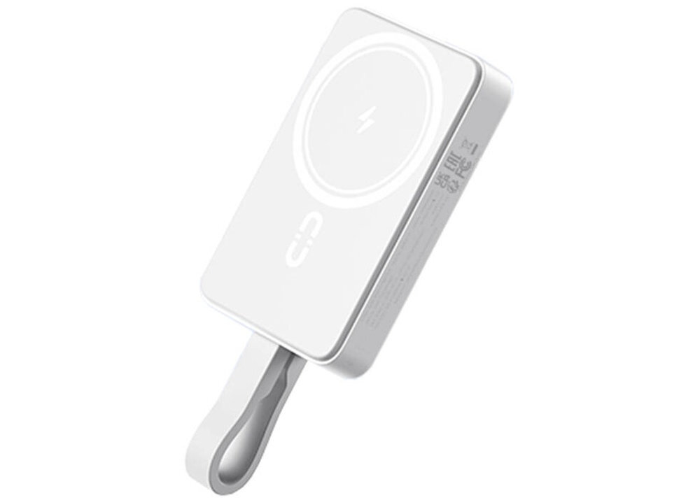 ROMOSS WMS10 normy bezpieczeństwa dla transportu lotniczego pokład samolotu - powerbank na białym tle