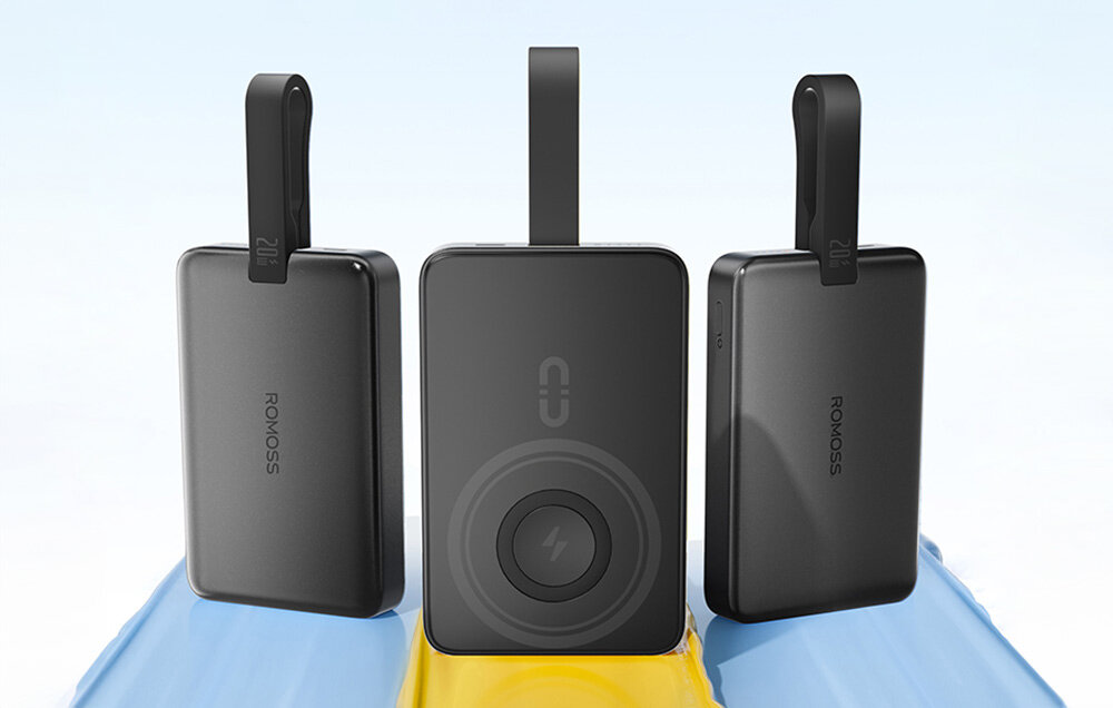 ROMOSS WM010 - powerbank na niebieskawym tle 3 sztuki