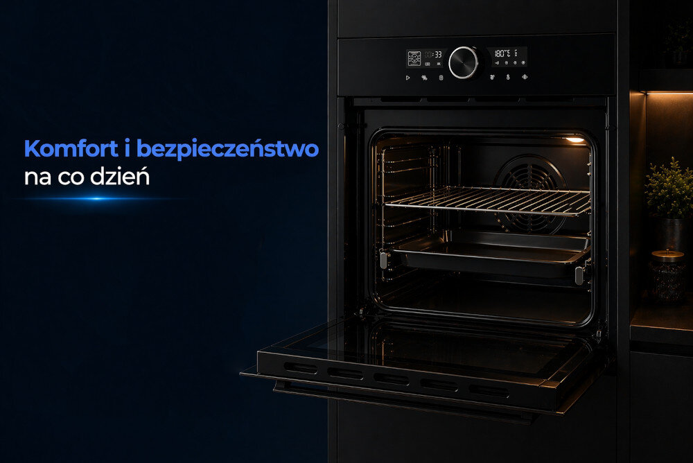 Otwarty czarny piekarnik z widocznymi dwoma rusztami i podświetlonym wnętrzem. Obok znajduje się tekst: \'Komfort i bezpieczeństwo na co dzień\'.