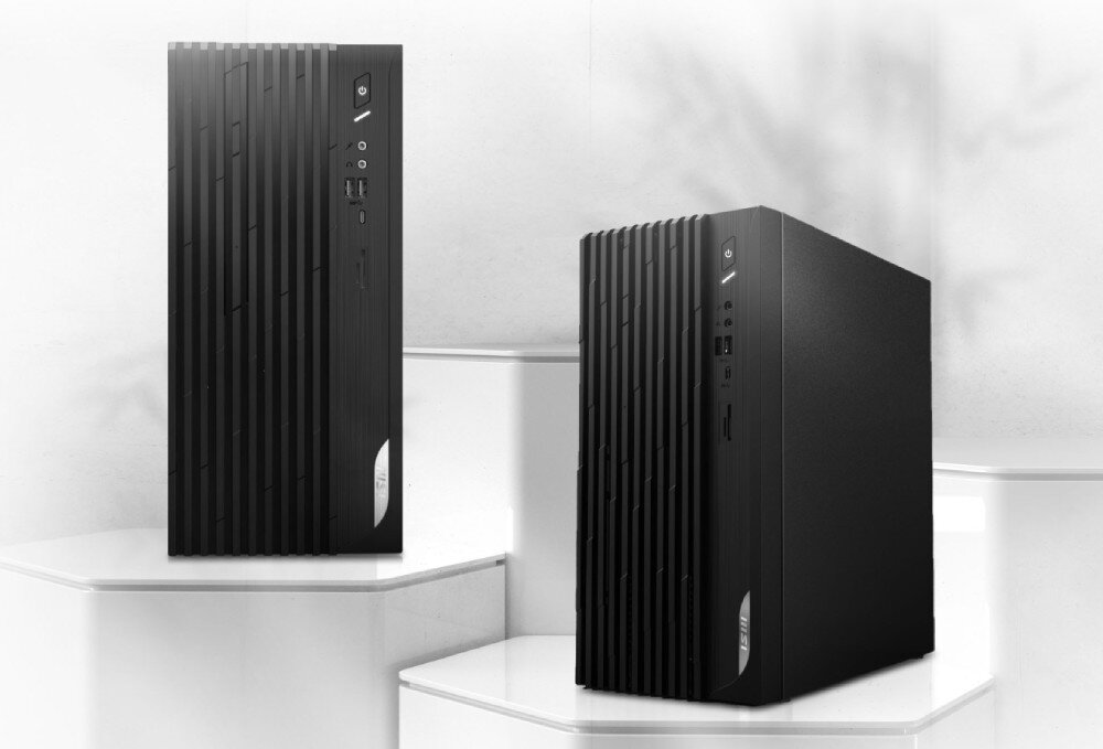 Komputer MSI Pro DP180 13-017BEU Komputer stacjonarny w czarnej obudowie z pionowymi żłobieniami, pokazany z przodu i z boku, ustawiony na białych stopniach w minimalistycznym otoczeniu, opis