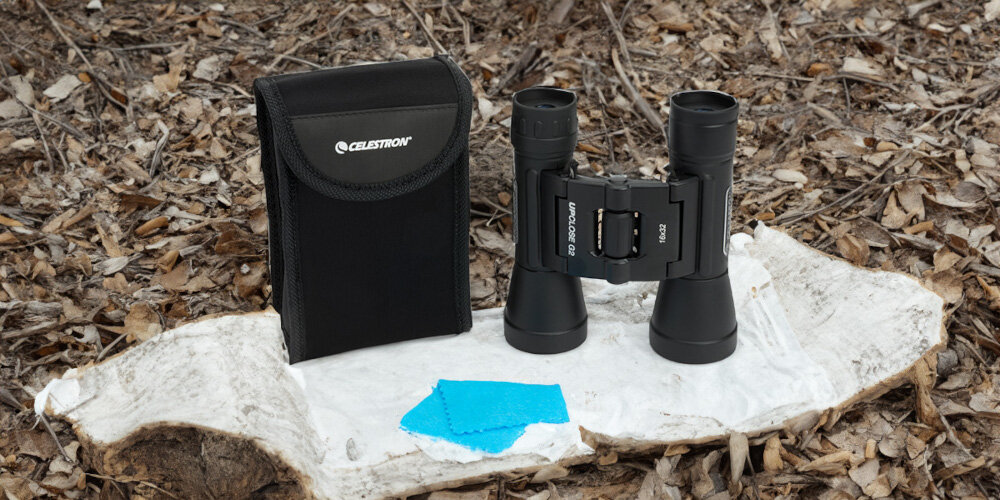  Lornetka CELESTRON UpClose G2 16x32 - Co w opakowaniu?