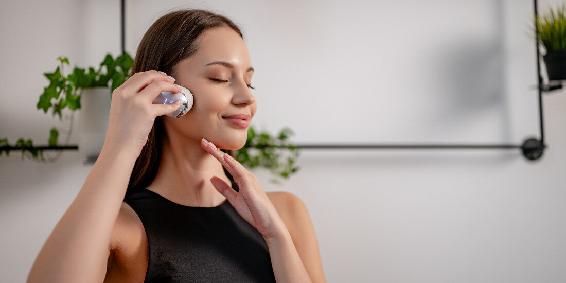Relaks z masażerem sonicznym KiCA iBeauty Absorpcja i głębokie nawilżenie wsparcie proces funkcja >inteligentnego podgrzewania temperatura czas pielęgnacja promienna i nawilżona