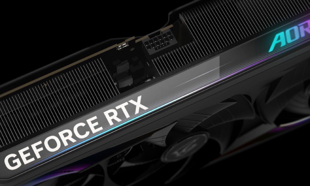 Karta graficzna GIGABYTE Aorus GeForce RTX 5070 Master 12GB Zbliżenie na górną część karty AORUS, z widocznym logo i oznaczeniem GeForce RTX