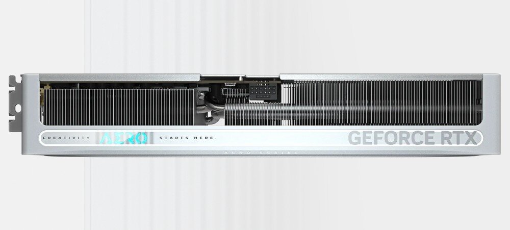 Karta graficzna GIGABYTE GeForce RTX 5070 Aero OC 12GB Widok boczny karty Gigabyte AERO GeForce RTX z dużym radiatorem i podświetlanym napisem