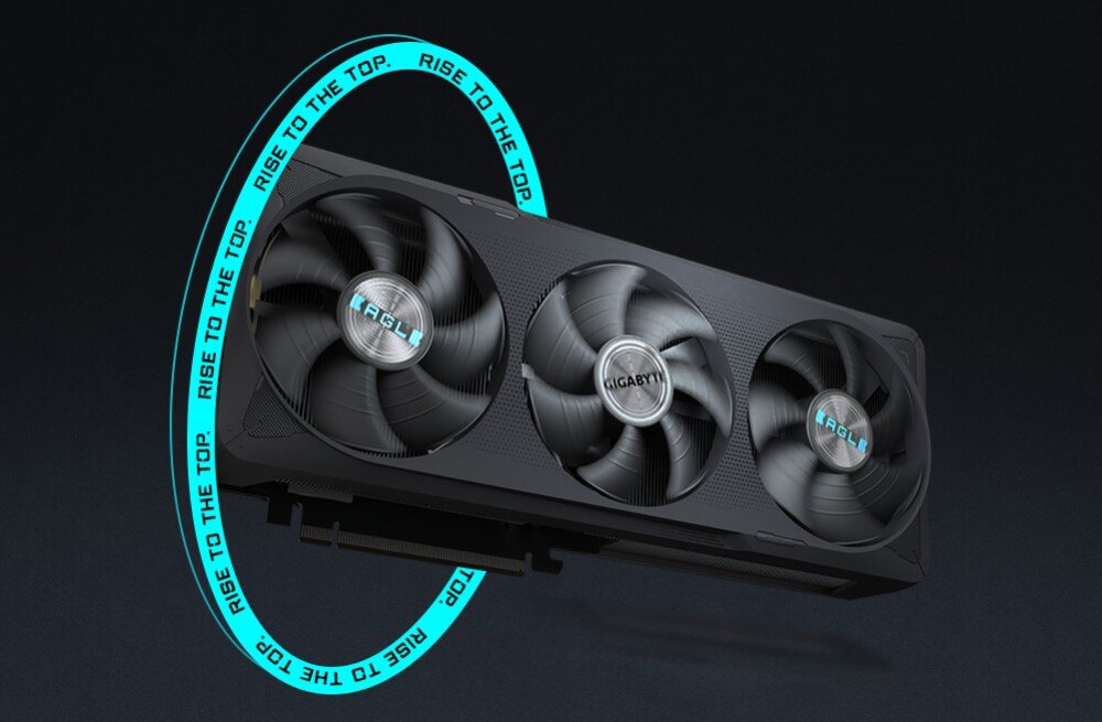 Karta graficzna GIGABYTE GeForce RTX 5070 Eagle OC SFF 12GB Karta graficzna zawieszona na ciemnym tle z napisem 'RISE TO THE TOP' ułożonym w okrąg, widoczne trzy wentylatory z logo producenta, układ chłodzenia, wentylatory, radiator, ciepłowody
