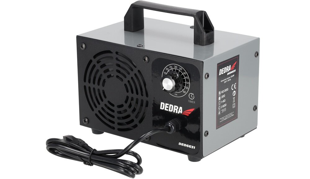 Generator ozonu DEDRA DED6631 w użyciu na stole, skuteczna dezynfekcja powietrza