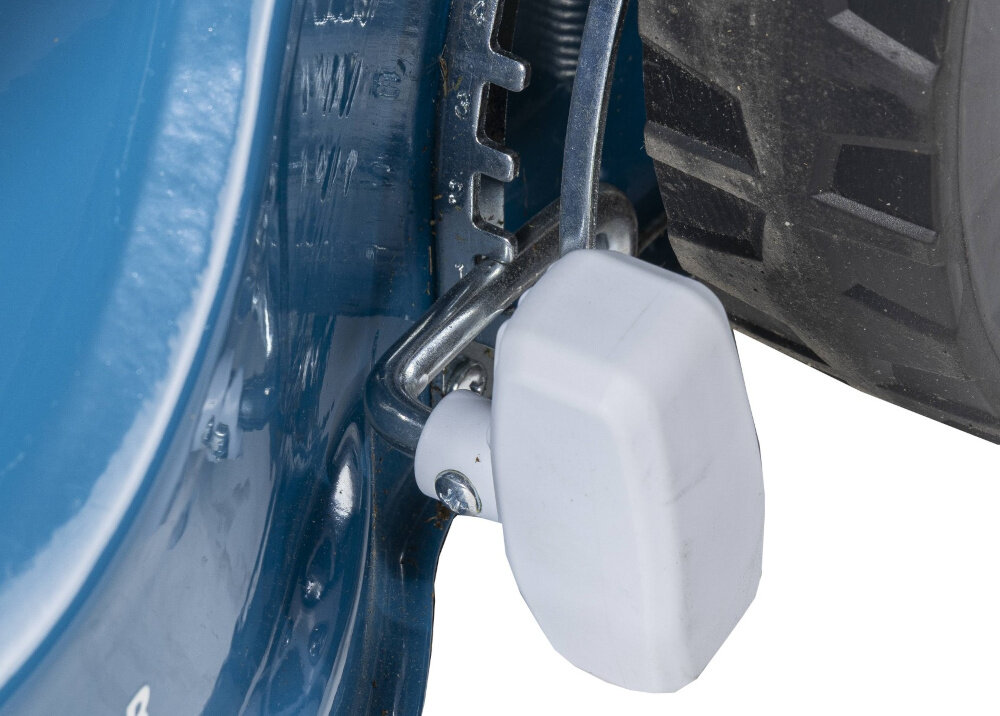 Kosiarka akumulatorowa DEDRA DED6998X-2A5-2A5 z napędem zbliżenie na dźwignie do zmiany wysokości koszenia 8-stopniowa centralna regulacja wysokości koszenia w zakresie 30–75 mm system centralny umożliwia jednoczesne ustawienie wszystkich kół równomierne cięcie na całej powierzchni trawnika