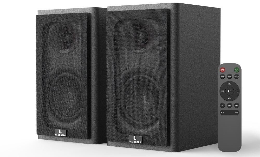 Kolumny głośnikowe LAUDBERG XS1B pilot zdalnego sterowania wygoda, kolumny z pilotem po skosie na białym tle