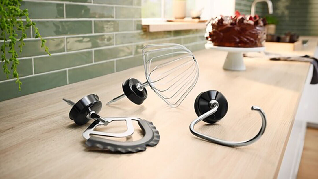 Robot kuchenny planetarny BOSCH MUMS6EW22 z wagą, timerem, blenderem kielichowym i rozdrabniaczem Profesjonalne mieszadła hak do zagniatania mieszadło z silikonową krawędzią metalowa końcówka do ubijania łatwe czyszczenie