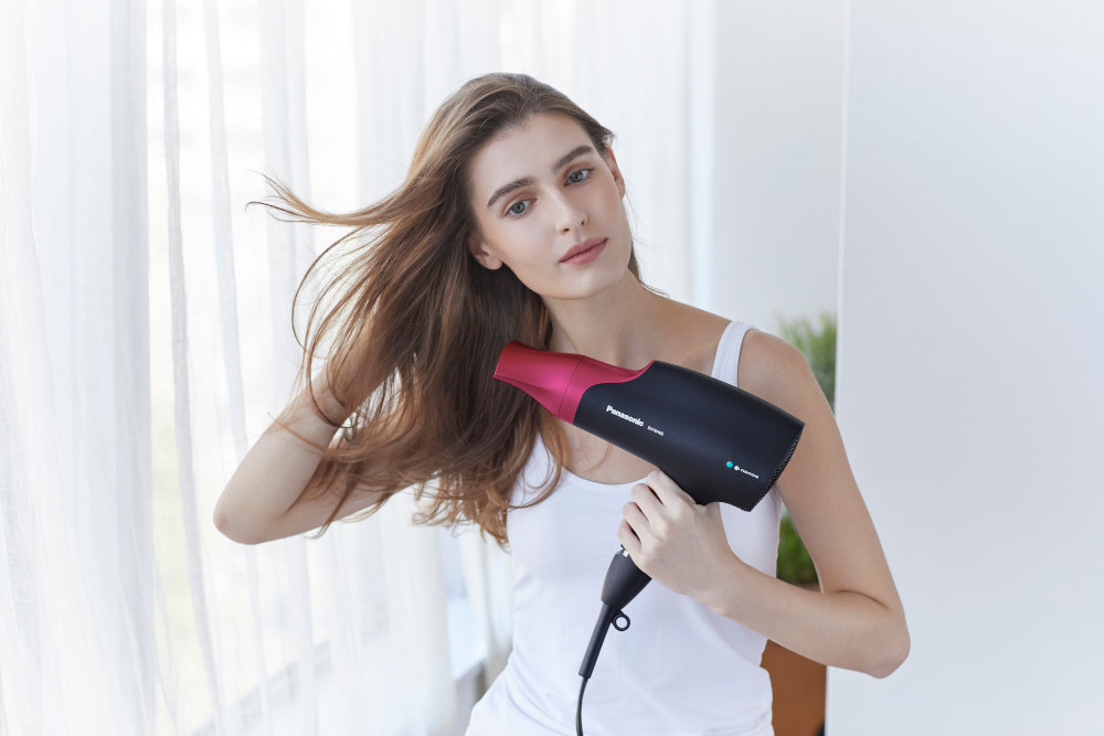 Suszarka PANASONIC EH-NA65-K825 funkcja 