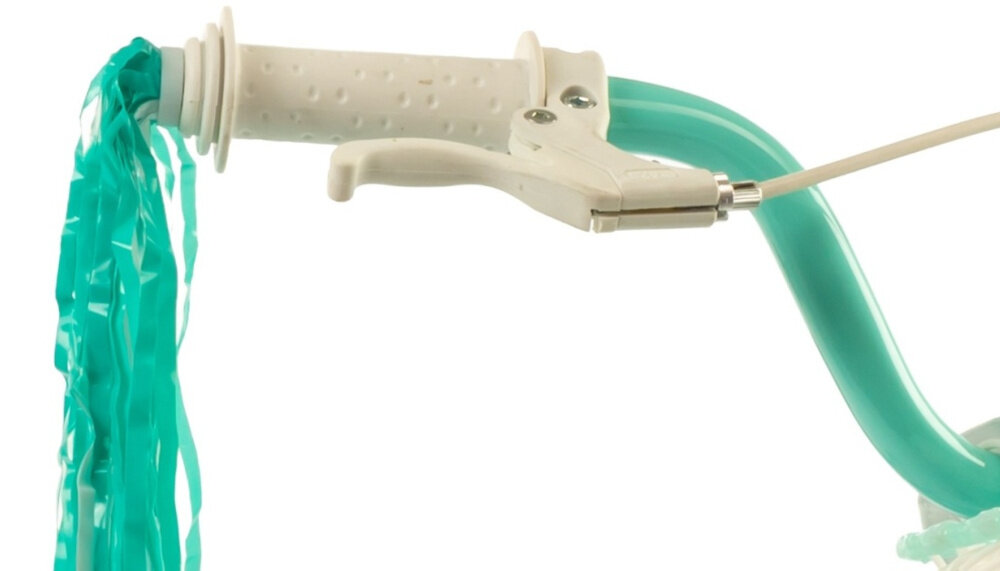 Rower dziecięcy INDIANA Pretty 16 cali dla dziewczynki Miętowy zbliżenie na uchwyt kierownicy widoczne wstążki wysoki komfort jazdy brak uczucia dyskomfortu odpowiednia pozycja ciała uchwyty z antypoślizgowego materiału