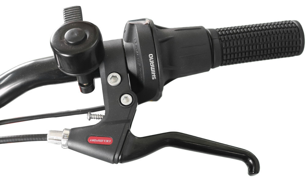 Zbliżenie na czarną kierownicę roweru z dzwonkiem i manetką przerzutki z napisem \'SHIMANO\'. Widoczna jest również klamka hamulca z logo \'ALHONGA\'.