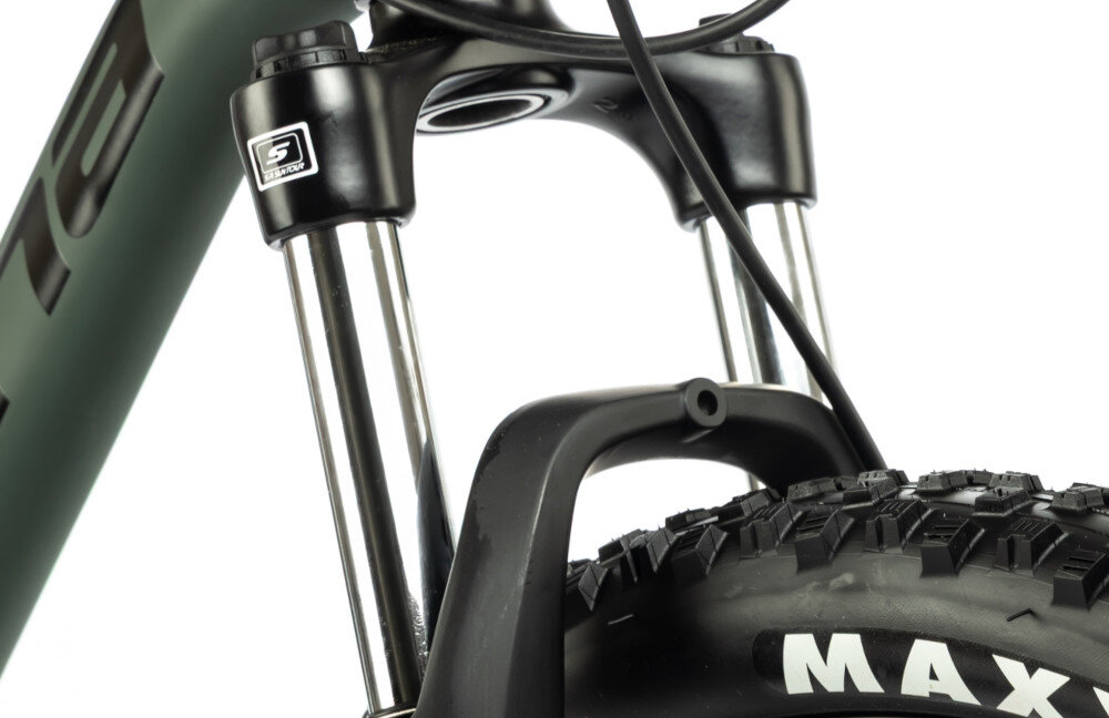 Rower górski MTB INDIANA X-Pulser 2.9 M21 29 cali męski Zielony zbliżenie na amortyzator rower typu hardtail przedni amortyzator marki SUNTOUR typ SUNTOUR XCE cala skuteczne tłumienie drgań komfort i stabilność prowadzenia prosta konstrukcja wygoda bezpieczeństwo