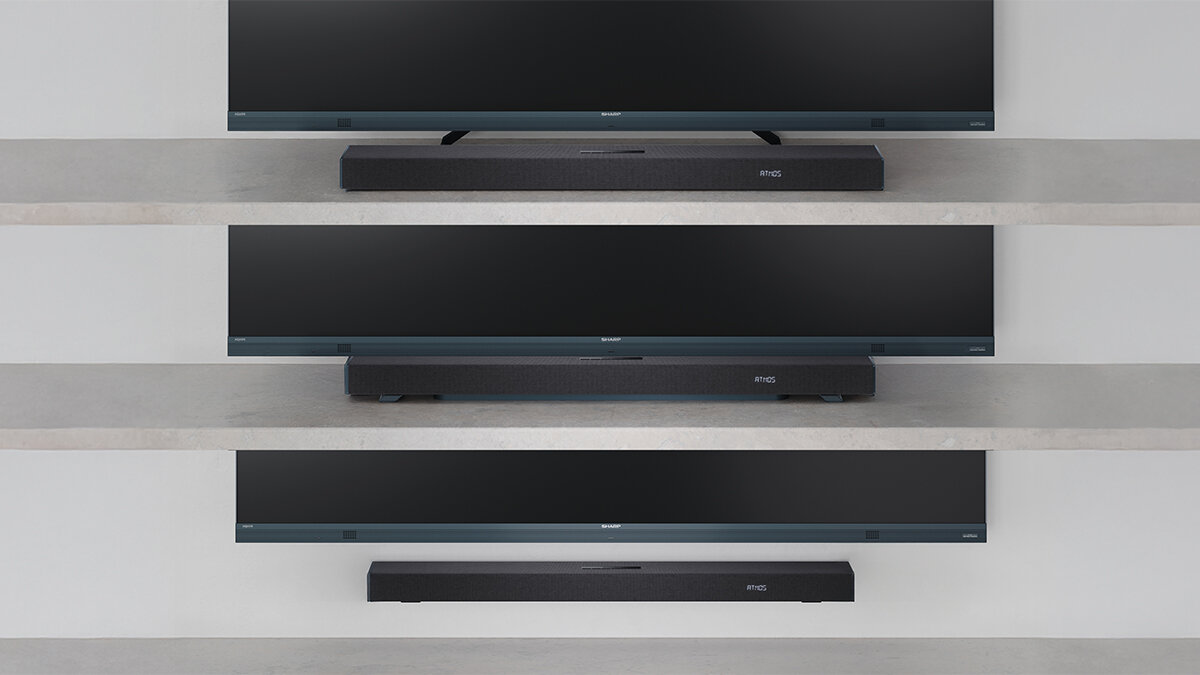 Soundbar SHARP HT-SBW53121 montaż na ścianie nóżki silikonowe, trzy ujęcia soundbara pokazującego sposoby montażu