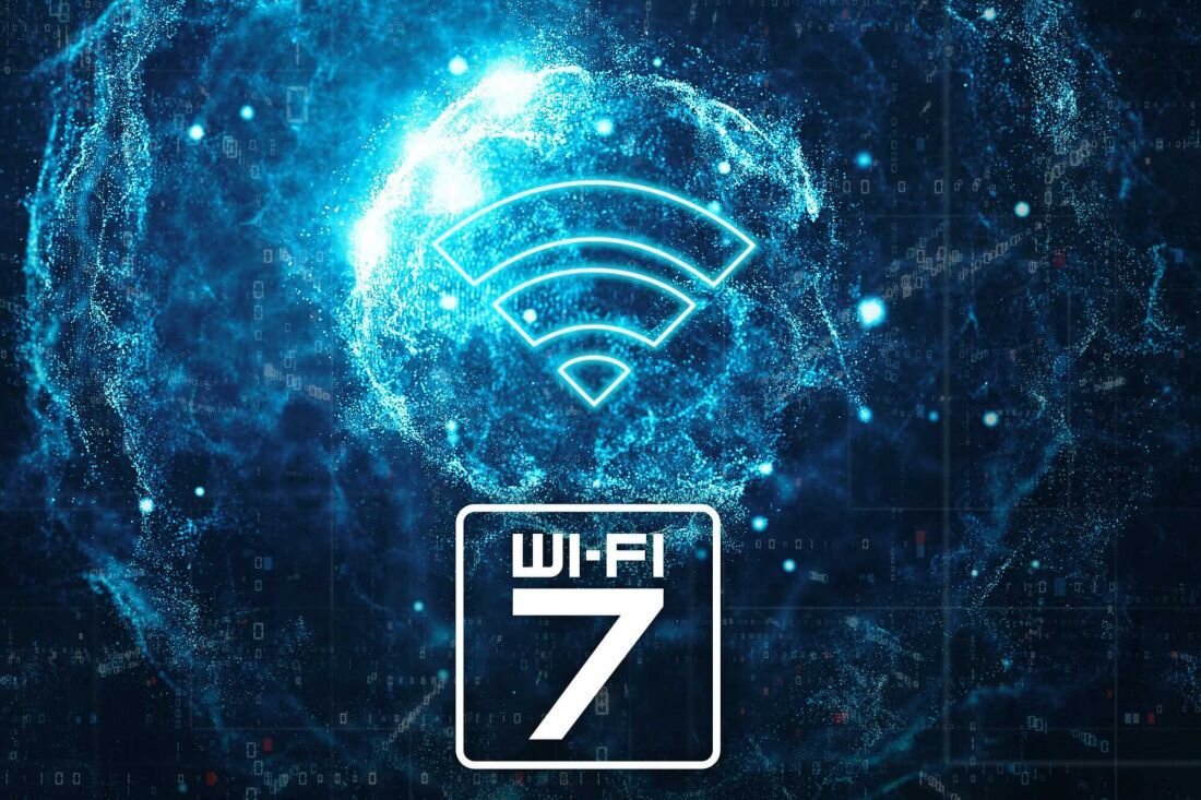 Grafika symbolizująca technologię Wi-Fi 7 – niebieska kula energii z ikoną Wi-Fi i napisem „Wi-Fi 7” na środku. - Wi-Fi 7, pasmo 6 GHz