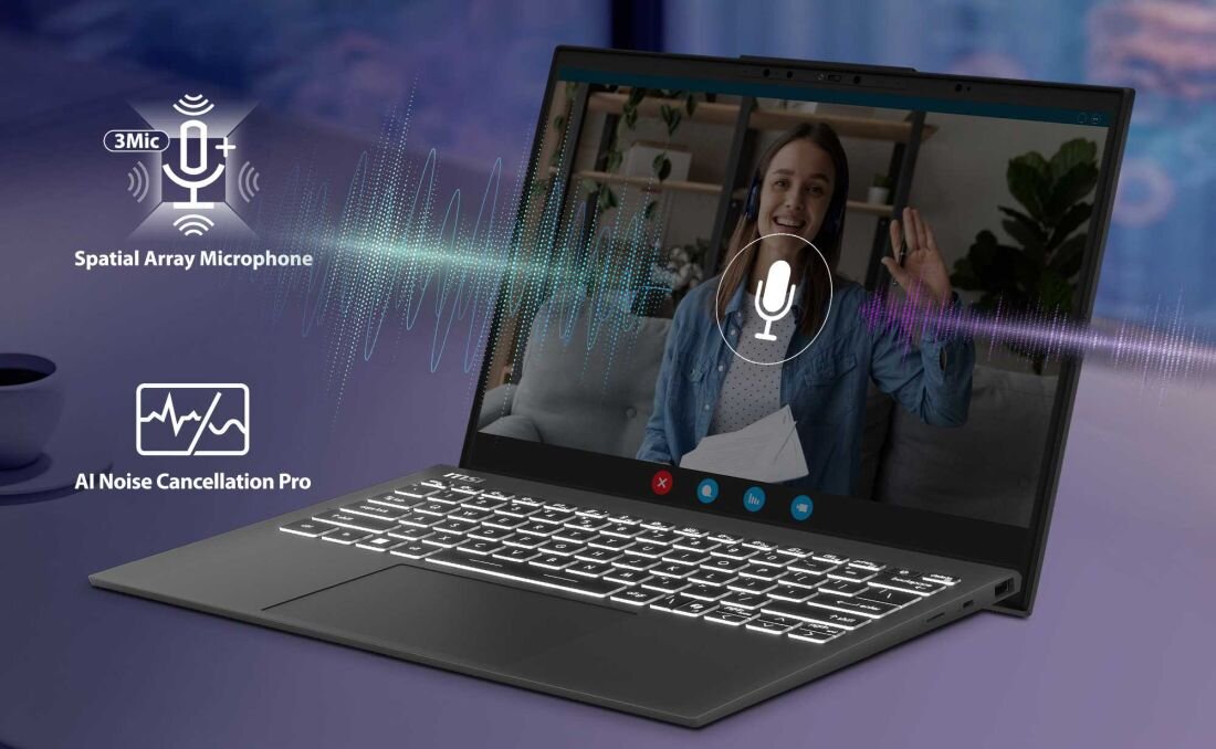 Laptop MSI Prestige 13 AI Evo podczas wideorozmowy, z podświetlaną klawiaturą, na ekranie ikona mikrofonu i fale dźwiękowe – ilustracja działania zestawu trzech mikrofonów typu Spatial Array Microphone oraz funkcji AI Noise Cancellation Pro zapewniającej czysty dźwięk podczas rozmów online. – Czysta komunikacja   