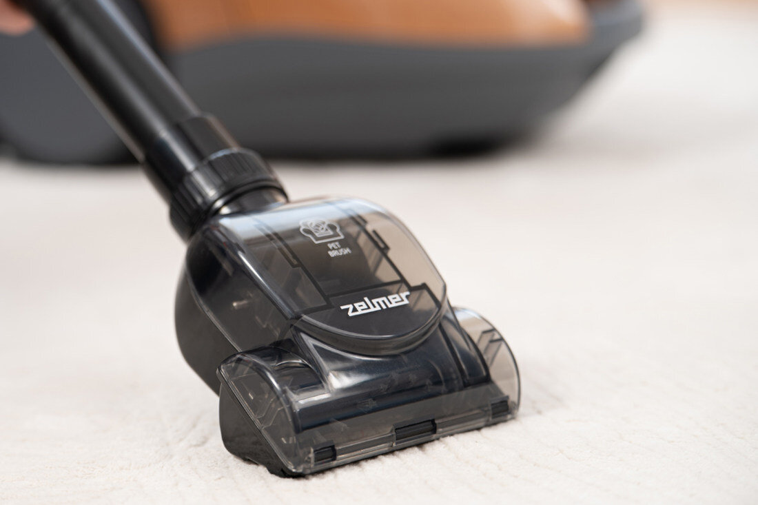 Odkurzacz ZELMER Sławek ZVC362 Turboszczotka Pet Brush Szczotka PET BRUSH skutecznie usuwa sierść, kurz i brud szybkie i efektywne wsparcie w walce z sierścią
