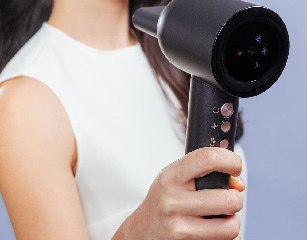 Suszarka CECOTEC Bamba IoniCare RockStar Nano IonTech Aluminium 1600W Dopasowanie do potrzeb Trzy poziomy ciepła trzy prędkości nawiewu personalizacja suszenie dopasowanie parametry rodzaj włosów nawiew