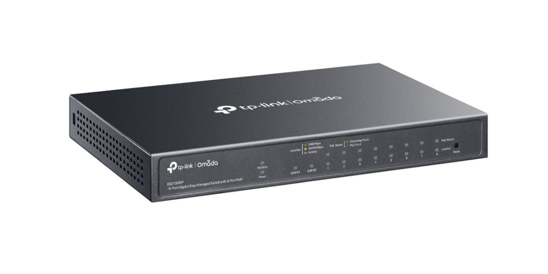 Przełącznik TP-Link Omada ES210GMP z ośmioma portami PoE prezentuje kompaktową metalową obudowę na jasnym tle produktowym
