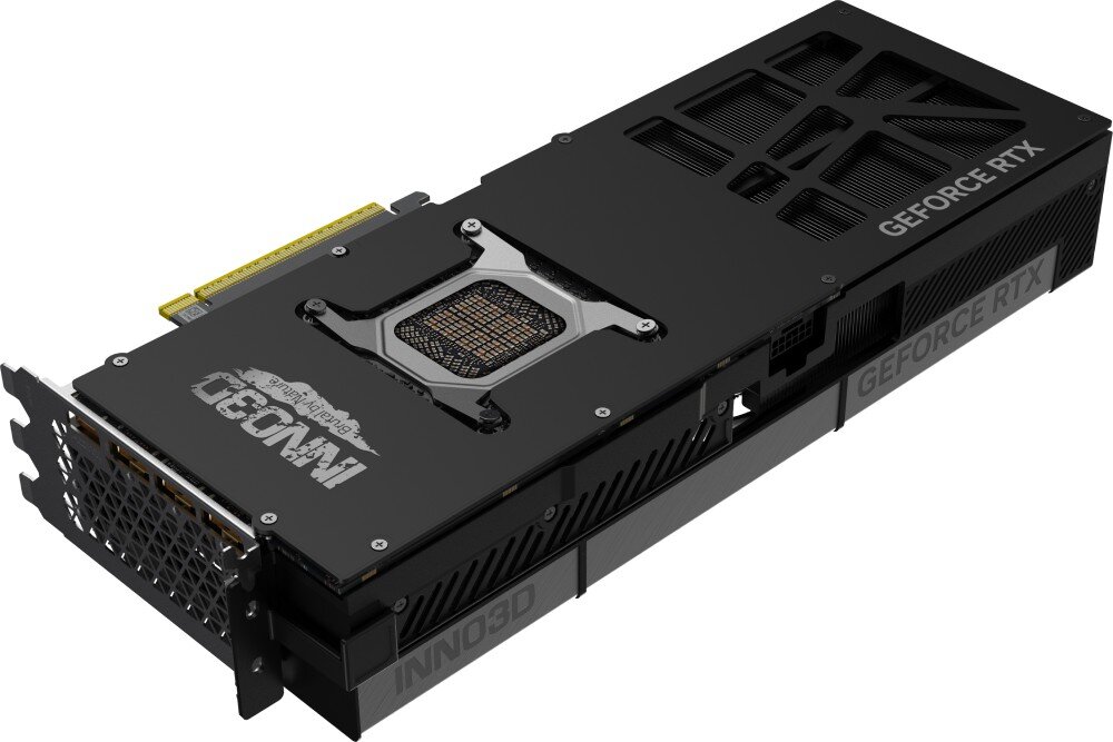 Karta graficzna INNO3D GeForce RTX 5090 X3 OC 32GB Widok tylnej części karty z czarnym metalowym backplate’em, podkreślającym solidność konstrukcji i otworami wentylacyjnymi poprawiającymi przepływ powietrza