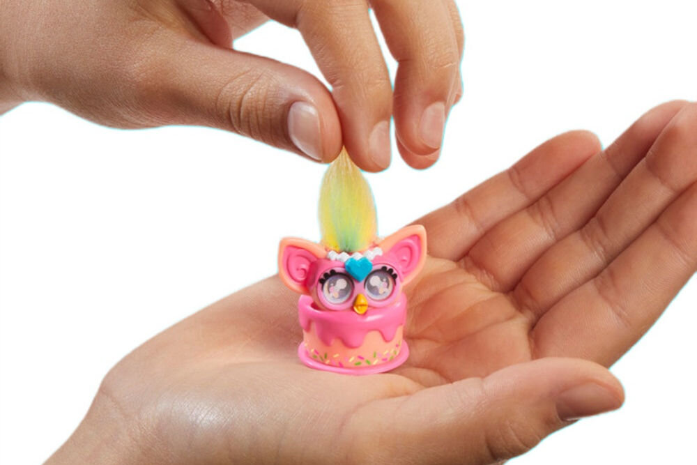 Maskotka HASBRO Furby Minis G04575D0 (2 szt.) figurka na dłoni niewielki rozmiar futrzana fryzurka plastikowe ciałko