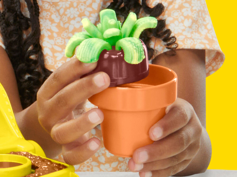 Ciastolina PLAY-DOH Blooming Flowers G04925L0 kwiatek wkładany do doniczki dekoracja pokoju domu doniczka wazon estetyka kompozycja eskpozycja swoich prac