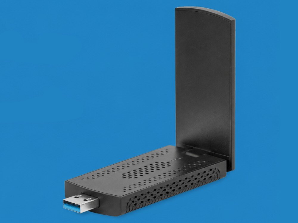 Karta sieciowa LANBERG NC-3000-WI Bezprzewodowa karta sieciowa USB z podniesioną ruchomą anteną oraz widocznymi otworami wentylacyjnymi na obudowie