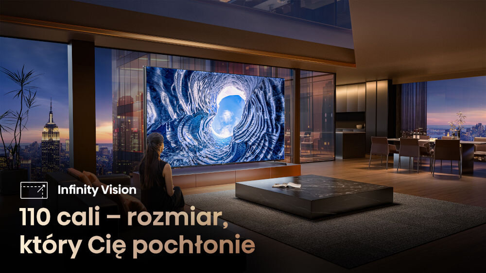 Telewizor HISENSE 110UXNQ - Ekran Infinity Vision, telewizor na ścianie w salonie