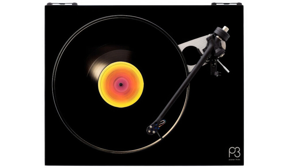 Gramofon REGA Planar 3 Wkładka Rega Nd3 - Jakość bez kompromisów, gramofon od góry na białym tle