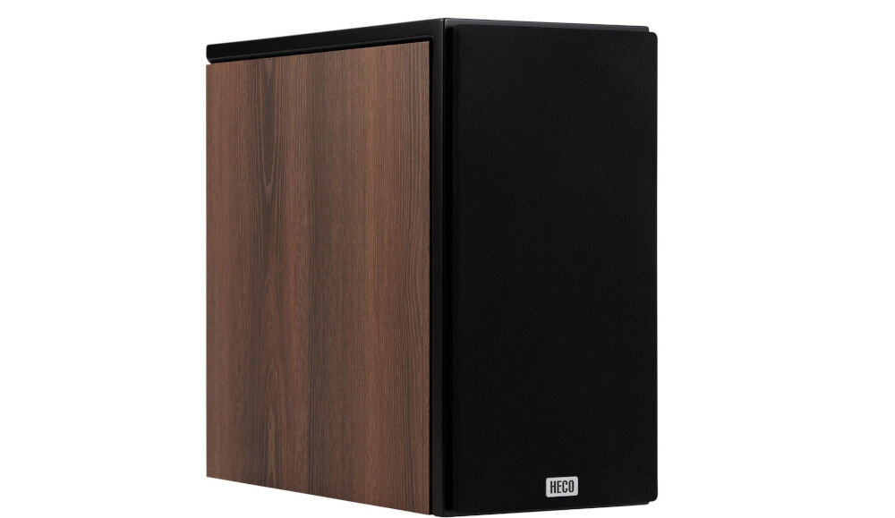 Kolumny głośnikowe HECO Aurora XT 300 moc 80 W RMS wysoka skuteczność dźwięku, kolumna głosnikowa po skosie na białym tle